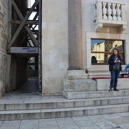 Largo In The Heart Of Diocletian Palace *