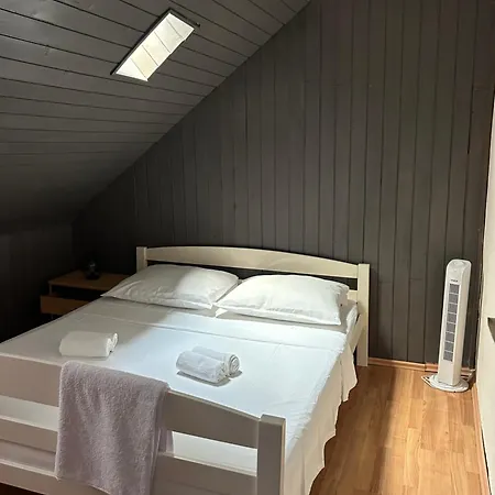 Largo In The Heart Of Diocletian Palace ספליט