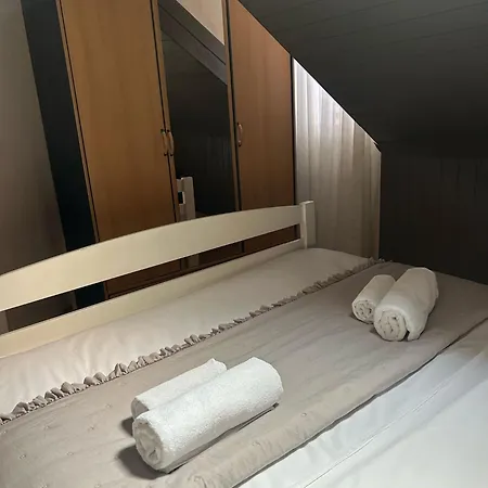 Largo In The Heart Of Diocletian Palace ספליט