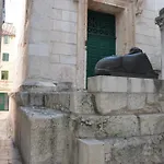 Largo In The Heart Of Diocletian Palace Split