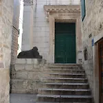 Largo In The Heart Of Diocletian Palace *