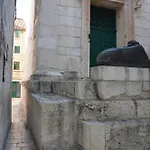 Largo In The Heart Of Diocletian Palace