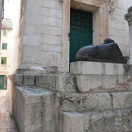 Largo In The Heart Of Diocletian Palace Split