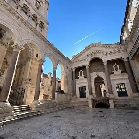 Largo In The Heart Of Diocletian Palace *
