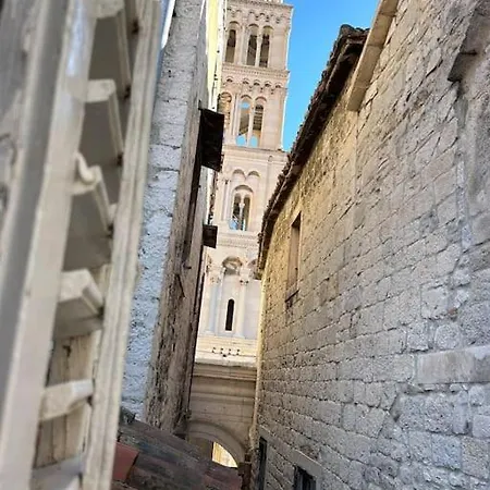 Largo In The Heart Of Diocletian Palace