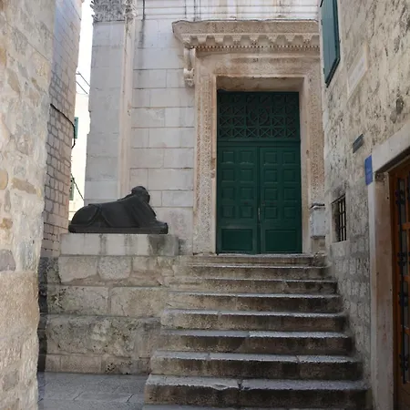 Largo In The Heart Of Diocletian Palace *